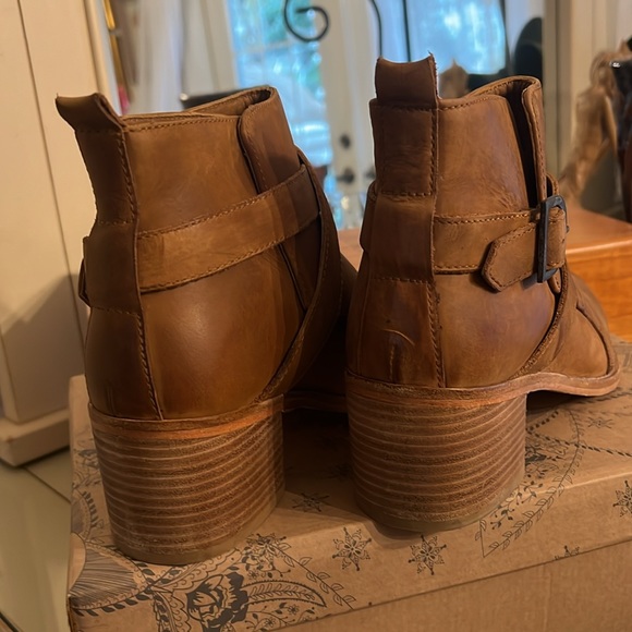 Free People Leather Ankle Boots NWT - Picture 3 of 10